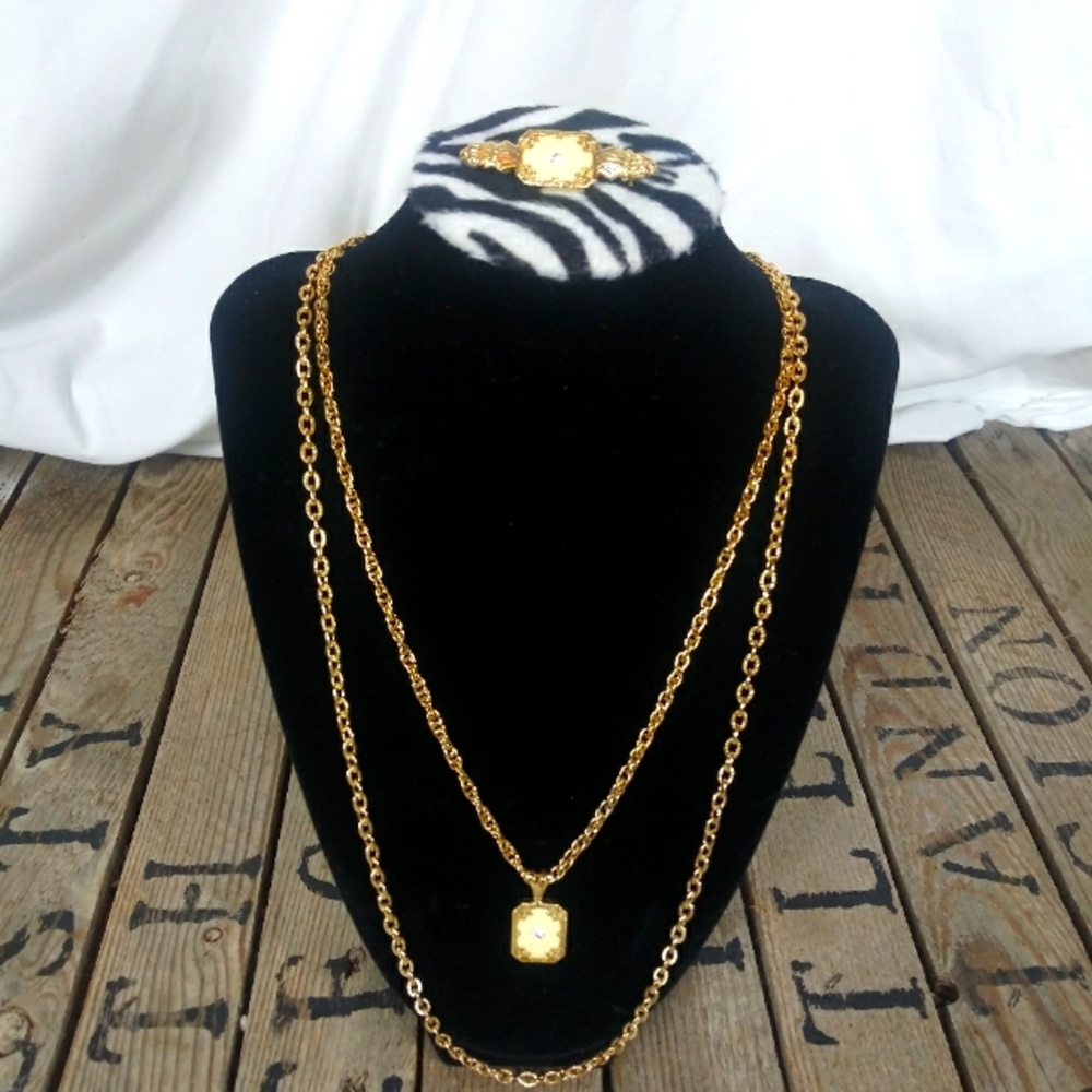 Vintage Brooch & Necklace Set